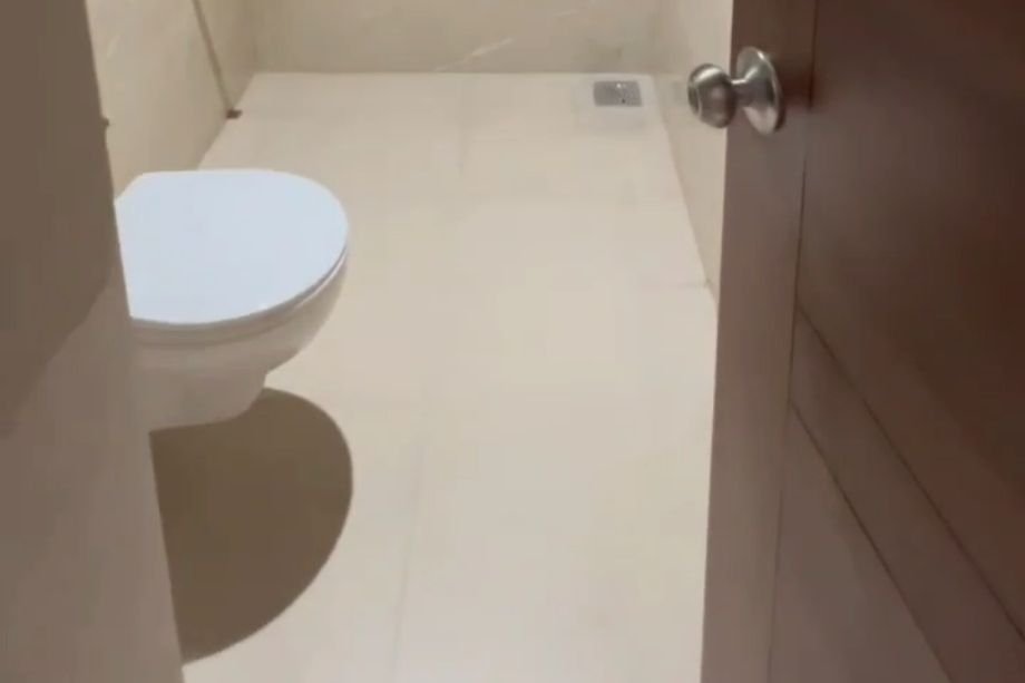 Redision-Royal-Internal-Bathroom (2)